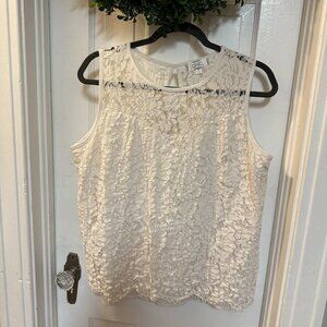Shannon Ford NY: Off White Lace Like Sleeveless Blouse XL